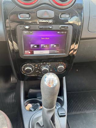 RENAULT SANDERO 1.6 STEPWAY 8V FLEX 4P MANUAL RENAULT SANDERO 1.6 STEPWAY 8V FLEX 4P MANUAL